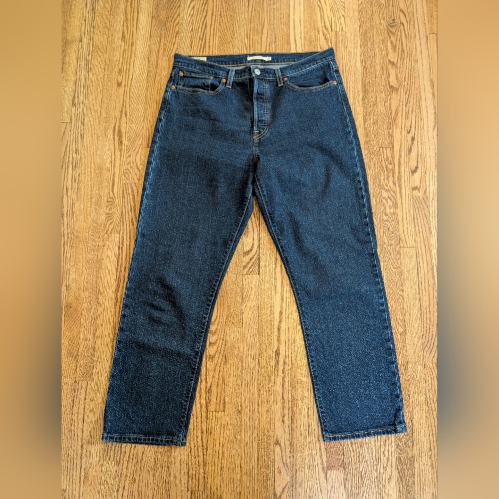 Women's Levi'sPremium Dark Wash Wedgie Straight 5 Button Closure Blue Jeans